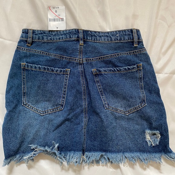 Distressed denim skirt - Picture 2 of 3